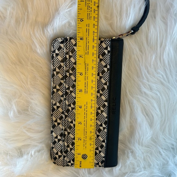 Relic by Fossil Black and white Patterned wallet with zipper. NWOT S - Picture 10 of 10